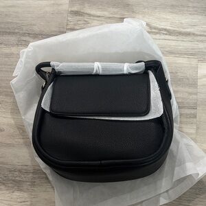 Ello Cadence Crossbody Bag, Style# FC20546, Color Black